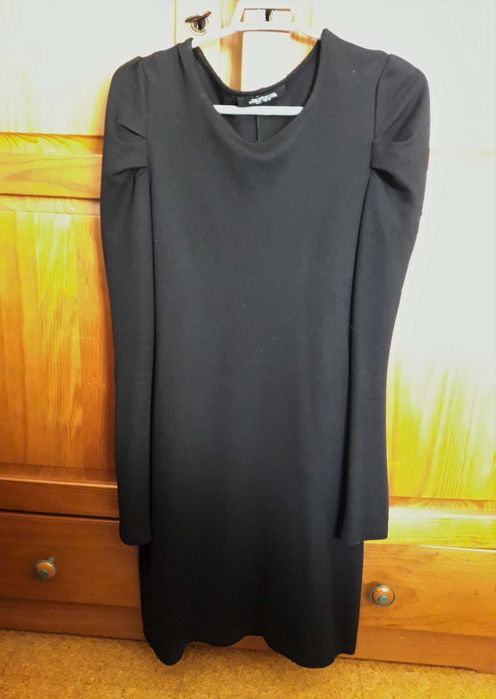 Vestido preto de manga comprida Lefties, tamanho S