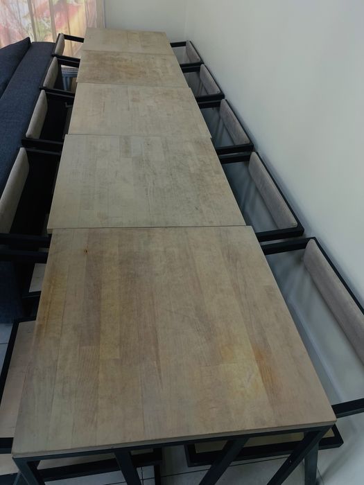 Продам  срочно столы и стулья