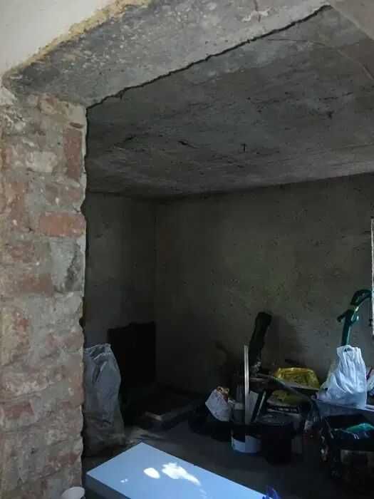 Продається земельна ділянка з будиночком по вул.Івасюка!