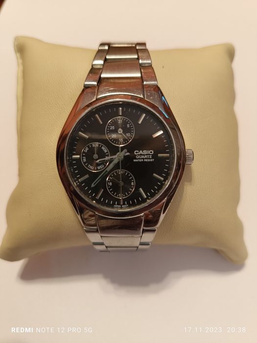 Мужские наручные часы CASIO.