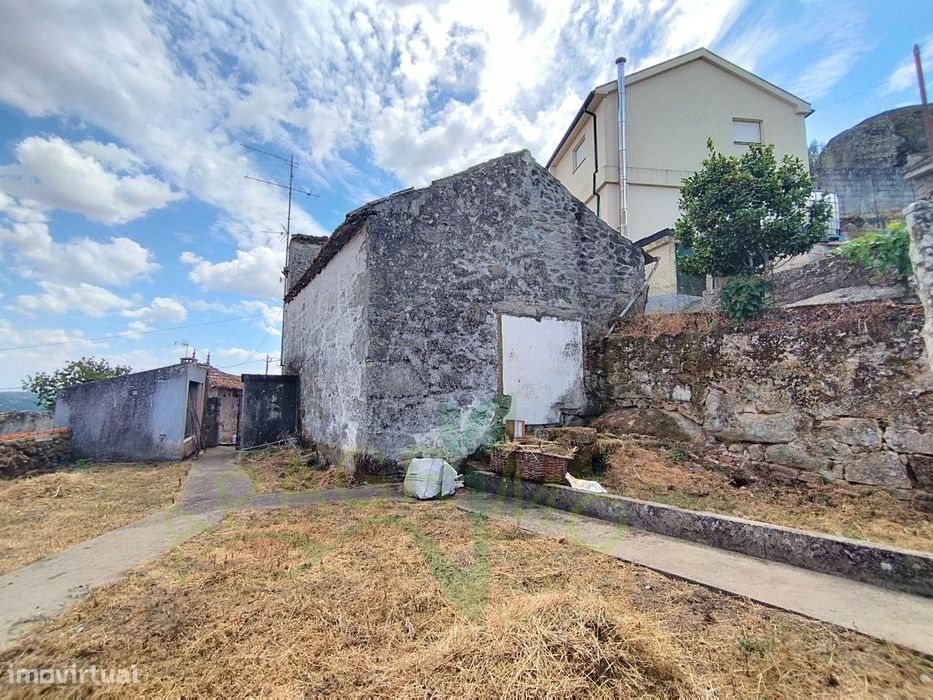 Moradia com espaço exterior em Penela Beira