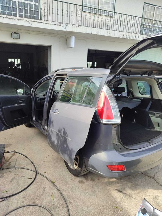 Mazda 5 usada com avaria no motor