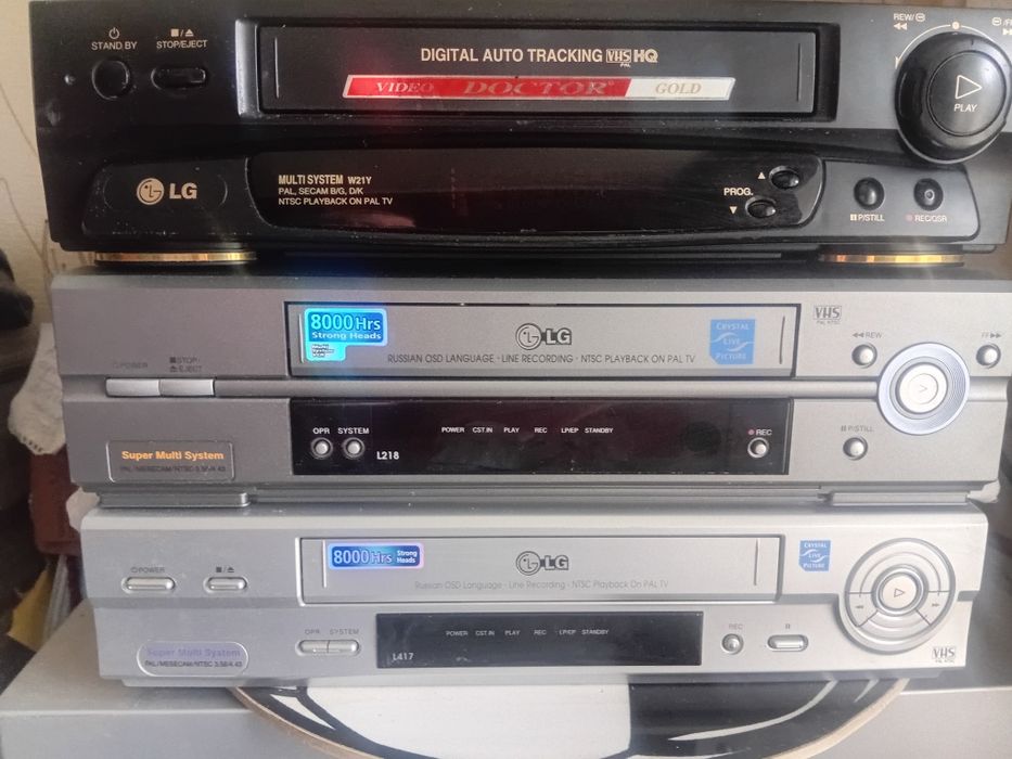 Видеомагнитофон,рабочий