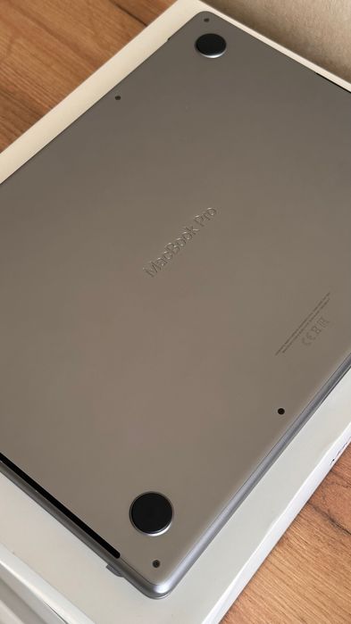 MacBook Pro 14 M1 space gray