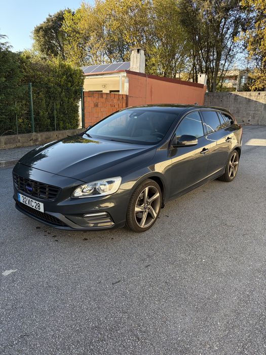 Volvo v60 d2 R-design