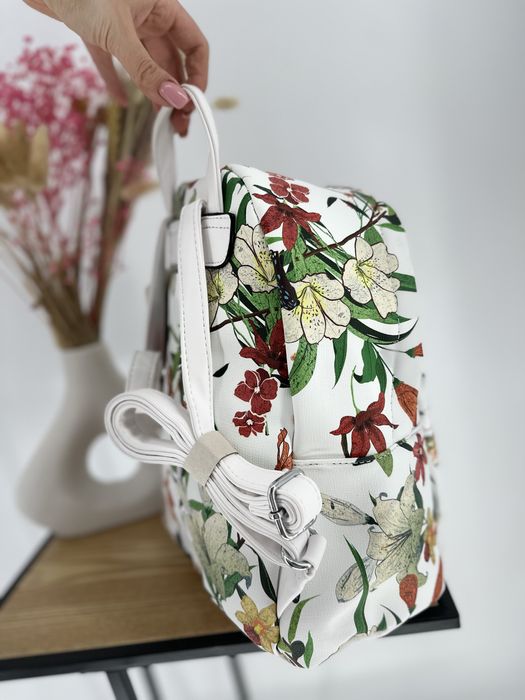 Nowy plecak damski kwiaty / wiosna