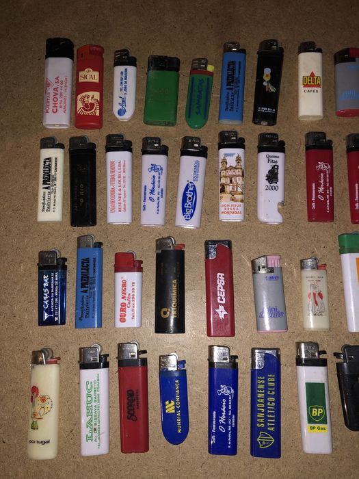 Lote de 52 isqueiros