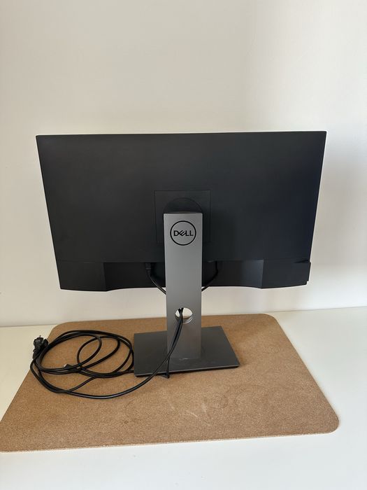 Monitor DELL P2720DC.        Mam do sprzedazy 2 identyczne monitory