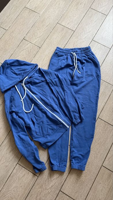 Спортивний костюм