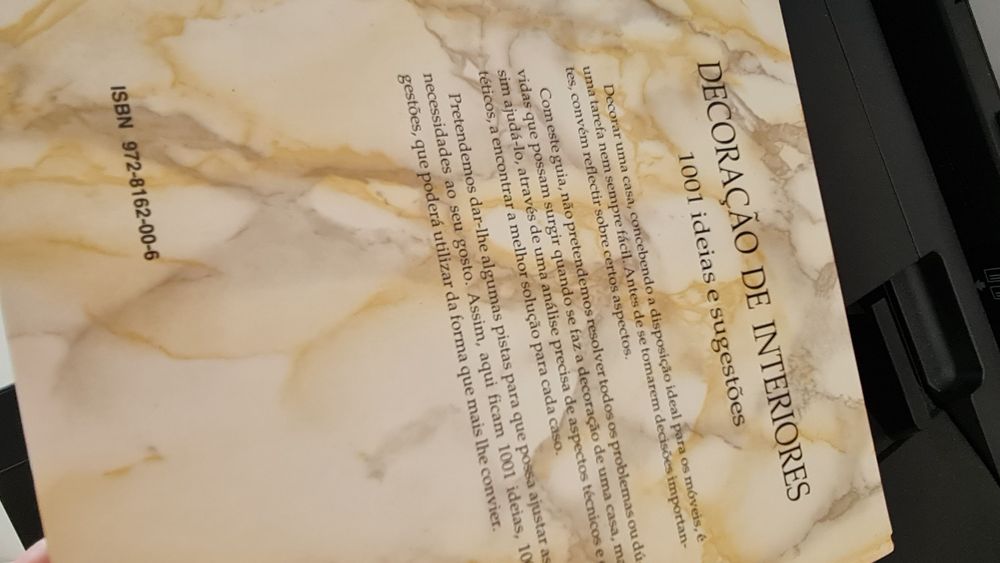 Livro capa dura Decoração de Interiores