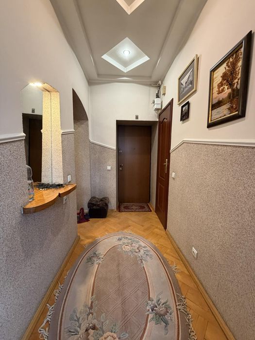 Продаж 2-кім. квартири 53.5 м.кв., в. Мазепи