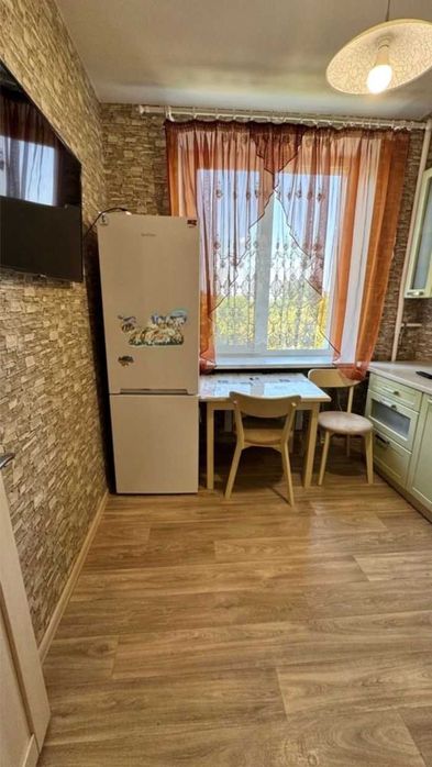 Здається 2-кімнатна квартира на вул. Єфремова Сергія 26