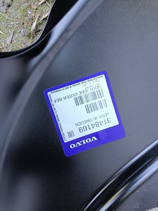 Volvo XC60 II 2 rama dachu tył tylna prawa poszycie wysyłka