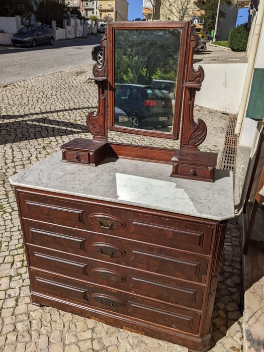 Cómoda com pedra Séc. XX (para restauro)