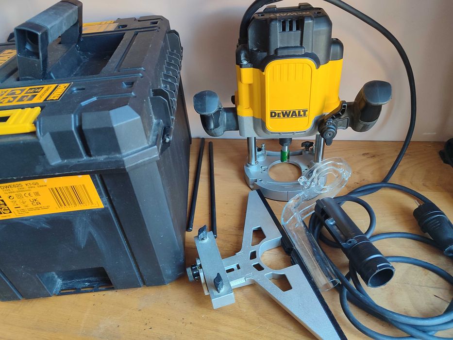 Фрезер DEWALT DWE625KT з валізою, 230 вольт