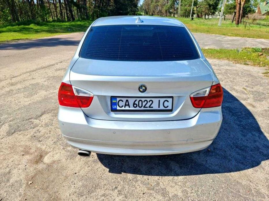 автомобіль BMW e90