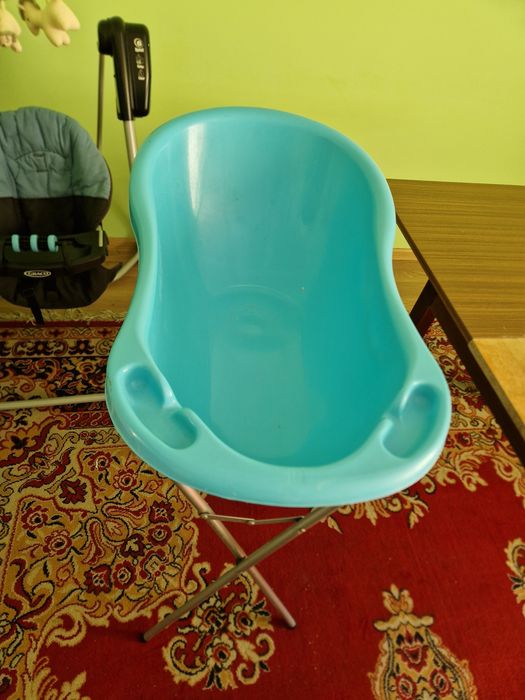 Mała wanienka  ze stelażem do kąpieli