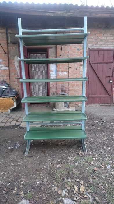 Стелажі вітринні сталеві