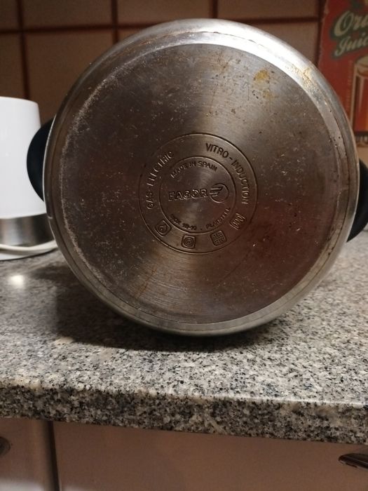 Panela de pressao em inox