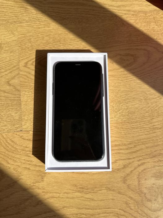 Iphone 11 usado.