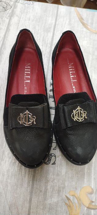 Туфлі , мешти        .