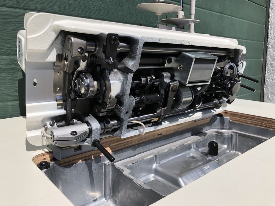 Máquina de costura industrial JUKI DDL-7000