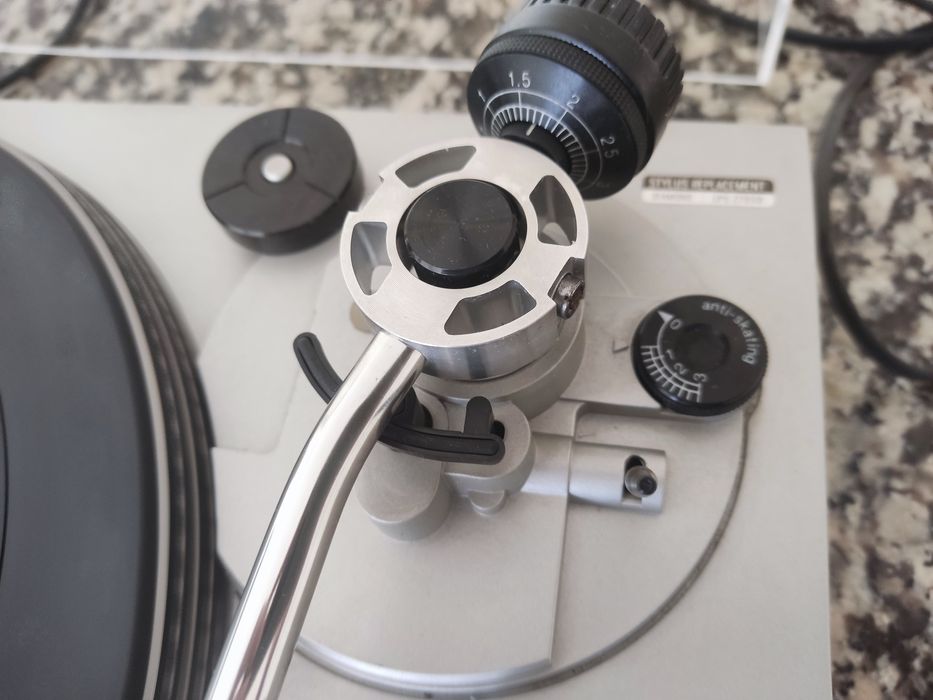 Toca-discos Technics SL-B2