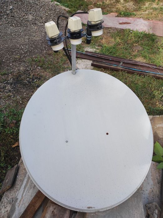 Супутникова антена