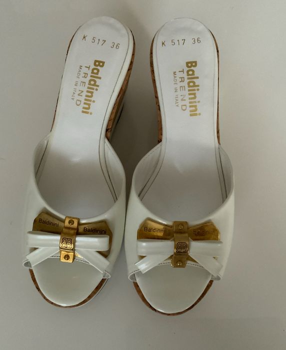 Klapki białe Baldinini