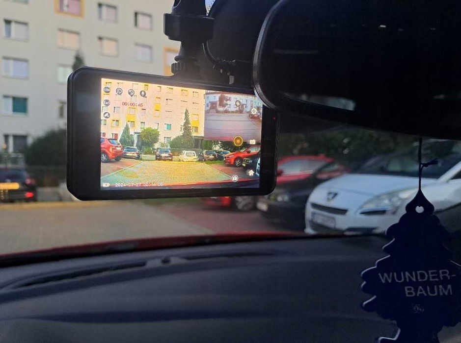 Wideorejestrator dotykowy 4" FHD szerokokątny kąt 170° przód 120° tył