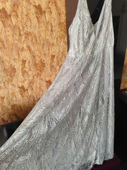 Lindissimo vestido de gala, prata