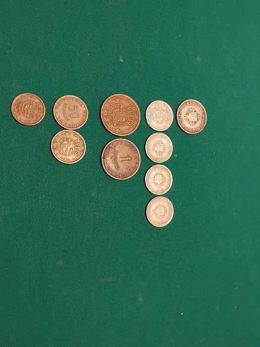 Moedas de 6 Países Lusófanos