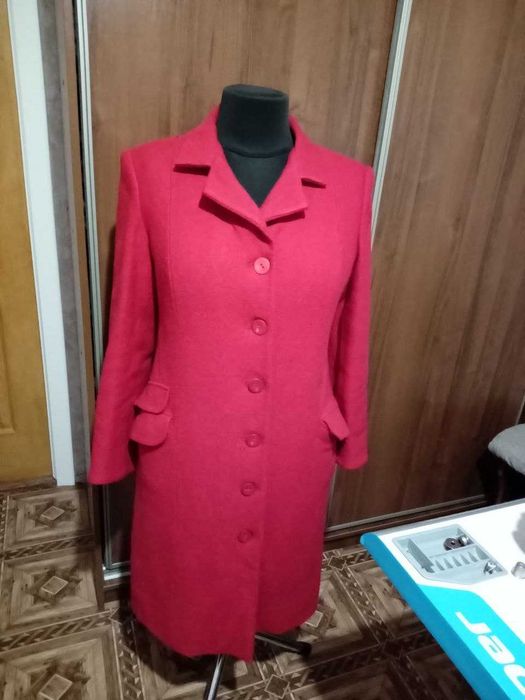 Пальто зимове ,-р 50 дуже  гарне -550 (Торг )