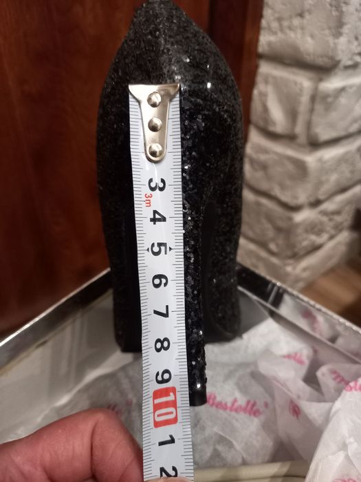 Czułenka  czarne z połyskiem r 37