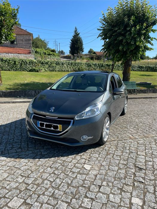 Peugeot 208 1.6 e-HDI 115cv Allure | Apenas 100.000km | Nacional | Como novo |