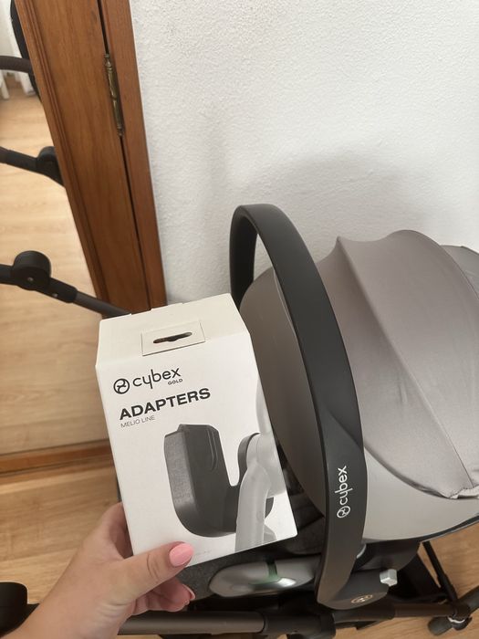 Vendo Carrinho Cybex + ovo Cloud T + adaptadores