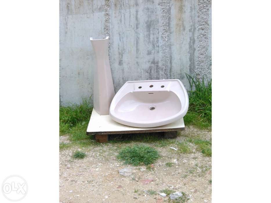 Lavatorios, bides e sanitas