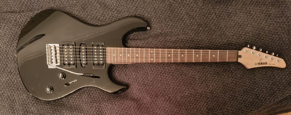 ЕлектроГітара Yamaha в наборе GIGMAKER