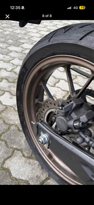 Honda cb125r 2024, prateada/dourada