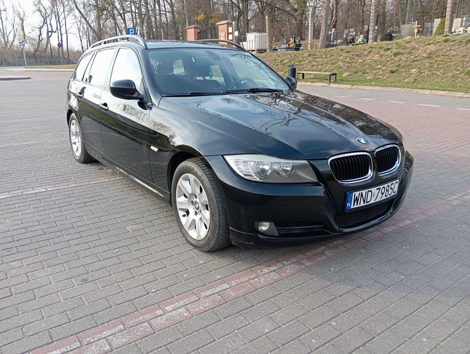 BMW E90 318i 2,0 benzyna 2010 rok