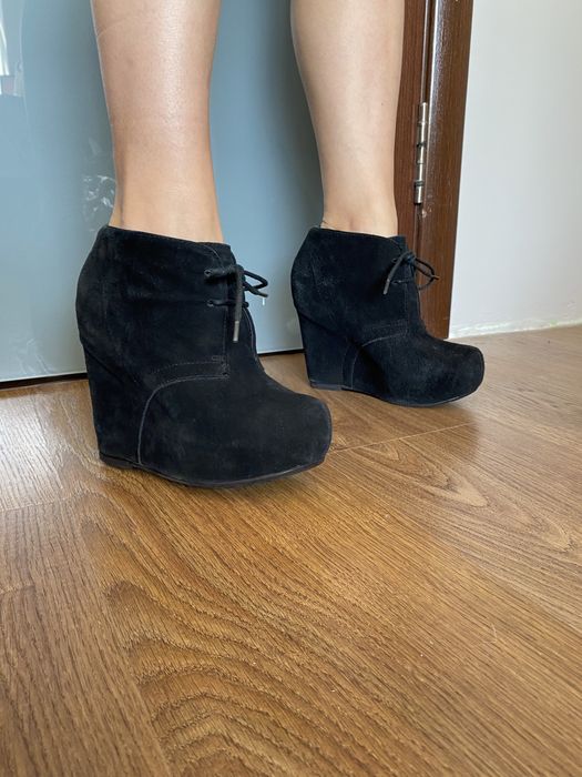 Ботинки 37р на танкетці на уральна замша STEVE MADDEN