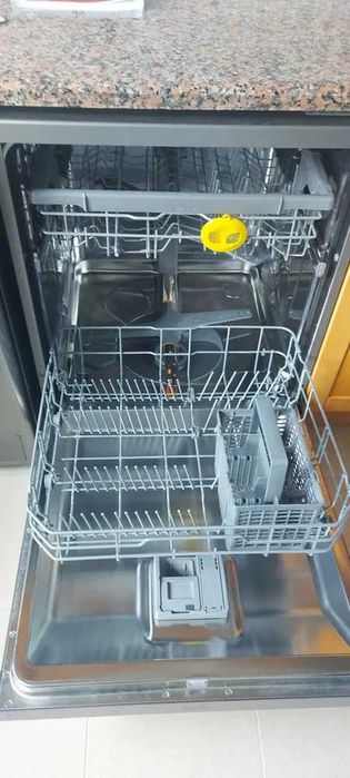 Vendo máquina de lavar loiça LG ref. DFC512FP