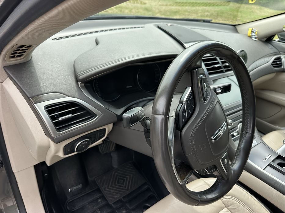Lincoln MKZ 2.0 EcoBoost - 12 тис. долл.