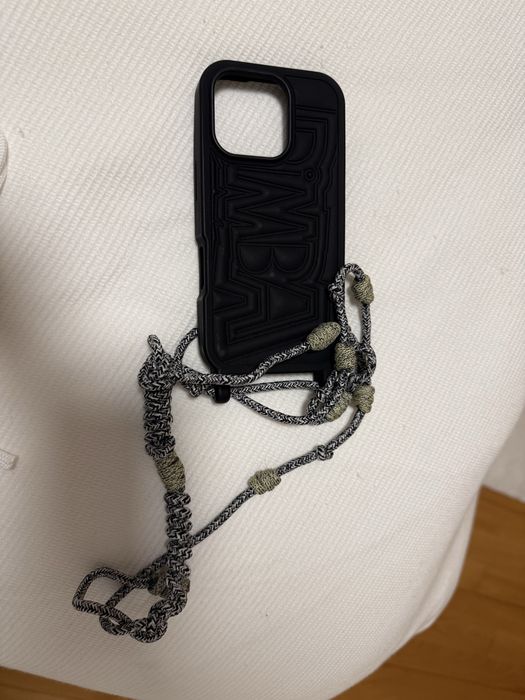 Capa iphone 16 pro silicone preta bimba y lola