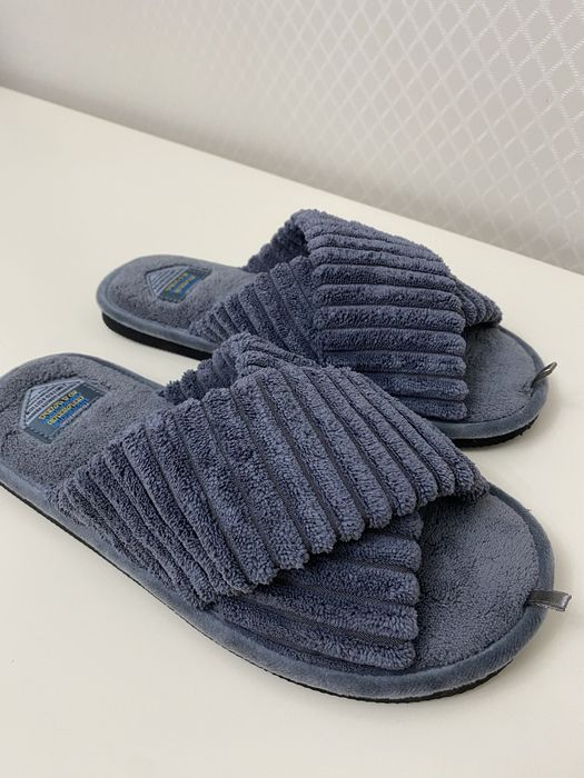 Чоловічі махрові тапочки з відкритими пальцями Home Story,чорні і сірі