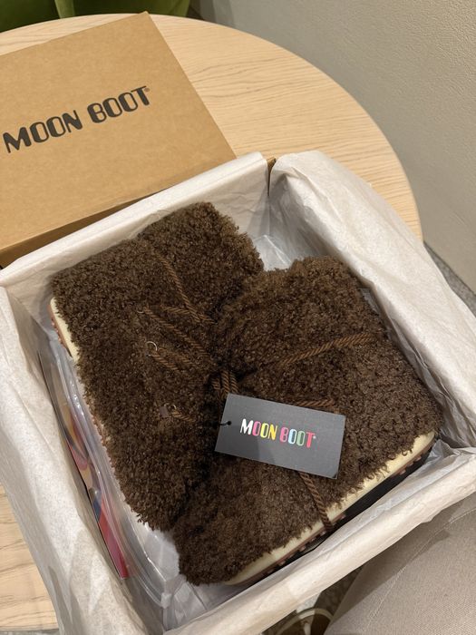 Moon boot в наявності всі моделі