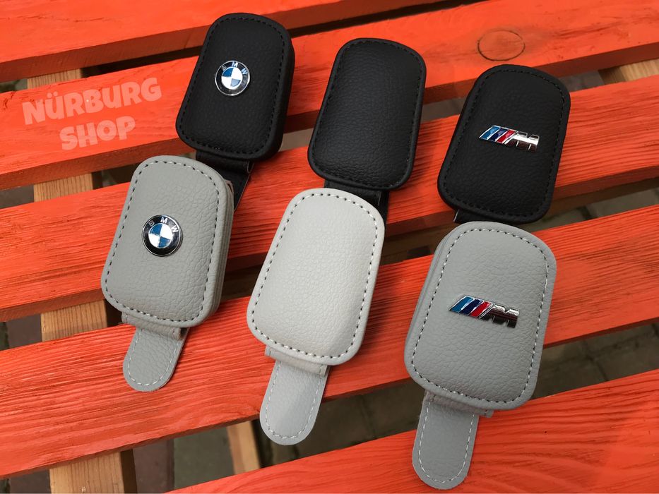 Держатель для очков с логотипом BMW под очечник на козырёк