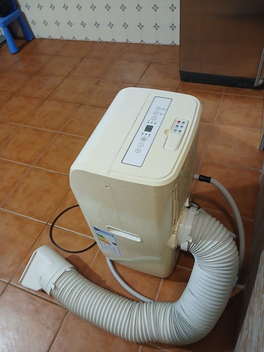 Ar Condicionado Portátil Equation 9000 BTU (2,6 kW) com Comando