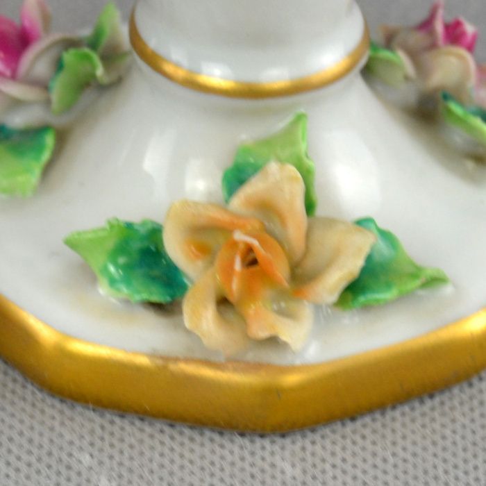 Par de castiçais em Porcelana Artibus