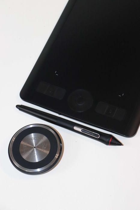 Графічний планшет Wacom Intuos Pro S PTH-460 - (USB, Bluetooth, multitouch) Pro Pen 2
